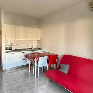https://grazioso-appartamento-n-76-a-100mt-dal-mare.hotelinveneto.com